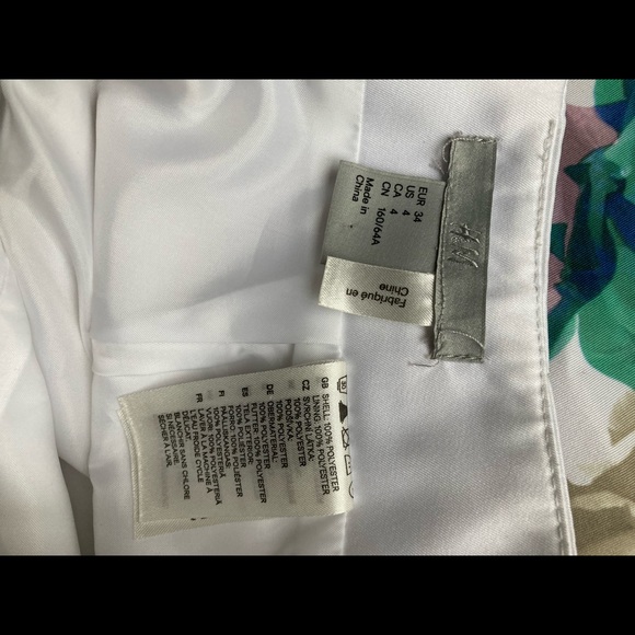 Floral Pencil Skirt - Picture 4 of 4